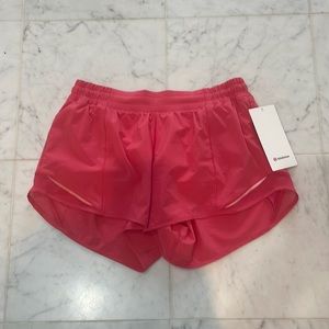 Lululemon Hotty Hot LR Shorts “4 10 Tall Heartthrob